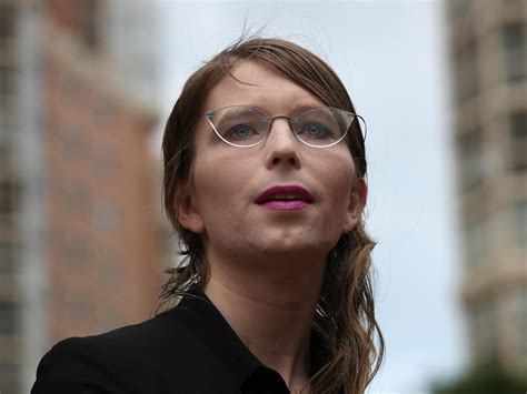 is chelsea manning alive